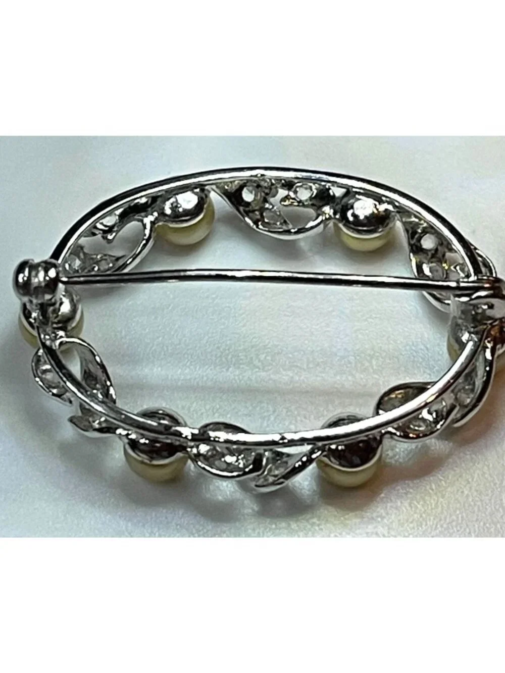 Vintage Silver Tone Faux Pearl Rhinestone Wreath Brooch Pin Oval Leaf